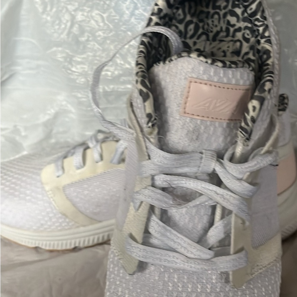 Avia Athletic sz 10 white